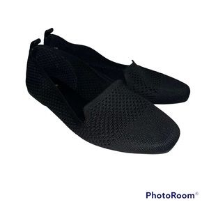 Report size 8.5W women’s black mesh flats